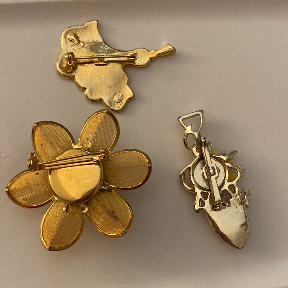 9 Vintage Floral Flower Themed Pins Brooches incl Sarah Coventry Avon Monet - Picture 16 of 16